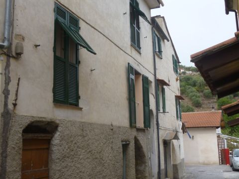 Via Fontana 9