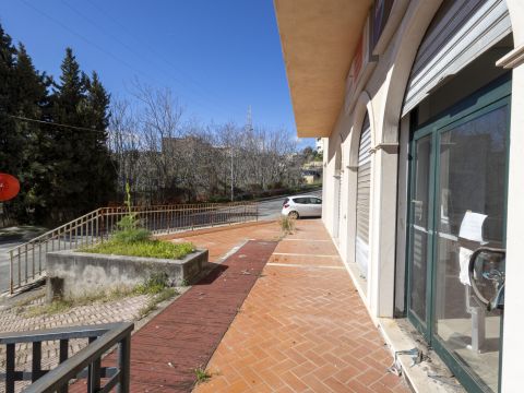 Viale dei Bizantini, 75