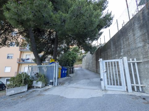 Viale Vincenzo de Filippis 67