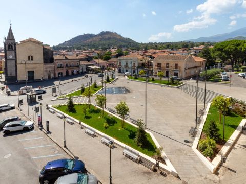 Piazza Vittorio Emanuele, 6