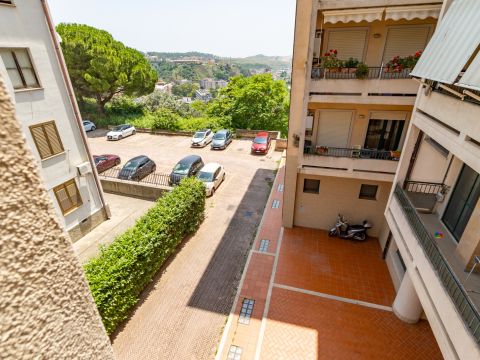 Viale dei Bizantini, 75