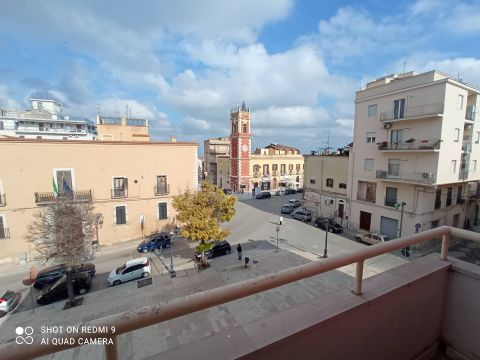 Piazza Pasquale Bona 8