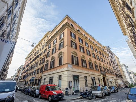 Via Genova, 23