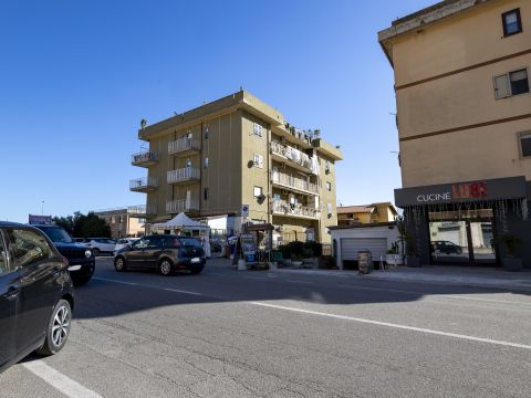 Viale Crotone, 202