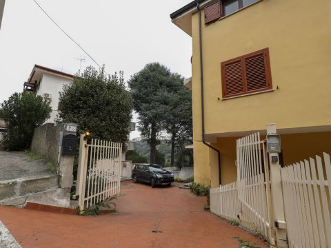 Via Gianvincenzo Gravina, 23