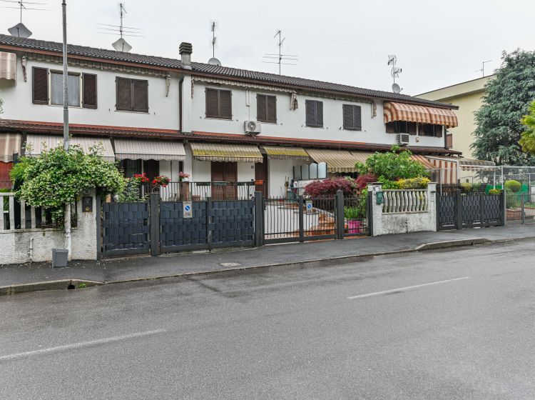 Villa in vendita, via Cavalieri di Vittorio Veneto  14, Zelo Buon Persico
