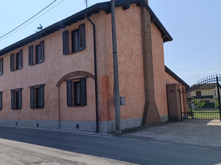 Villa in vendita, via Roma  137, Zerbolò