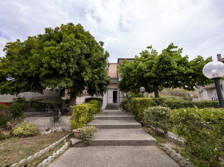 Villa in vendita, via Francesco Caporale  21, Badolato Marina, Badolato