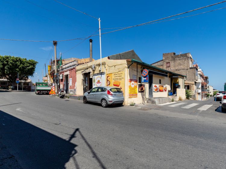 Negozio in vendita, via Pietra dell'Ova  218, Barriera, Catania