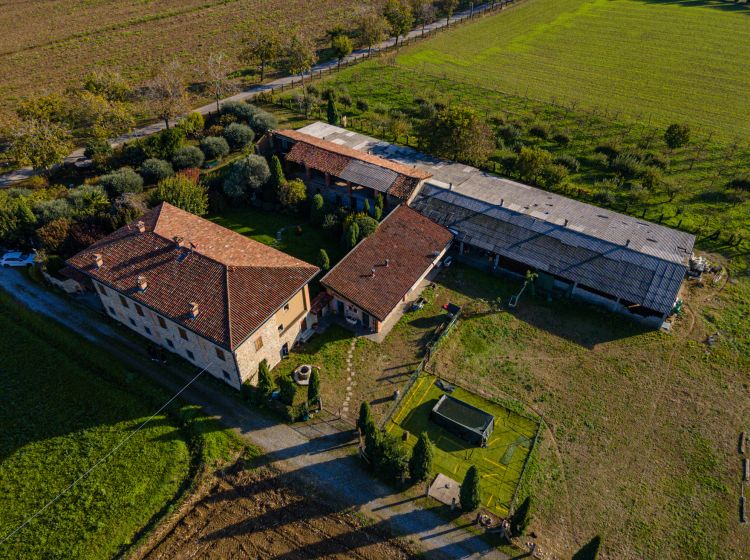 Casale in vendita, Strada del Monasterolo, Levate