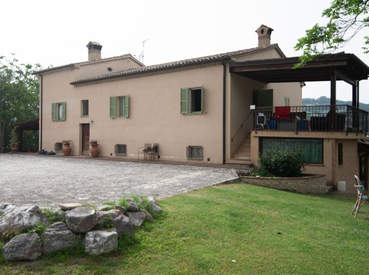 Villa in vendita, via Frati Cappuccini  31, Fossombrone