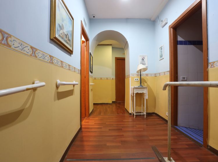 Appartamento in vendita, via Luigia Sanfelice  7, Vomero, Napoli