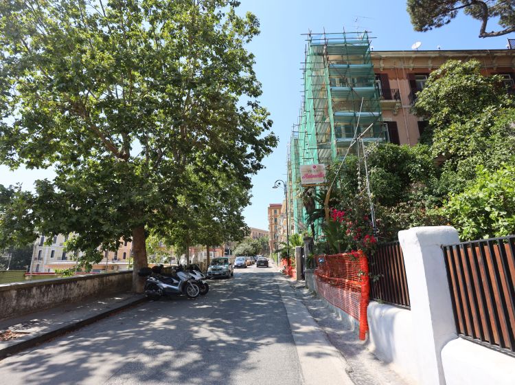 Appartamento in vendita, via Luigia Sanfelice  7, Vomero, Napoli