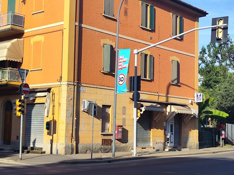 Attività / Licenza in vendita, via degli Orti  58, Murri, Bologna