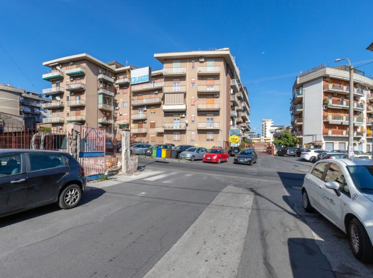 Box / Garage in vendita, via Pietro Maroncelli  2, Rapisardi, Catania