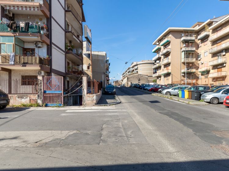 Box / Garage in vendita, via Pietro Maroncelli  2, Rapisardi, Catania