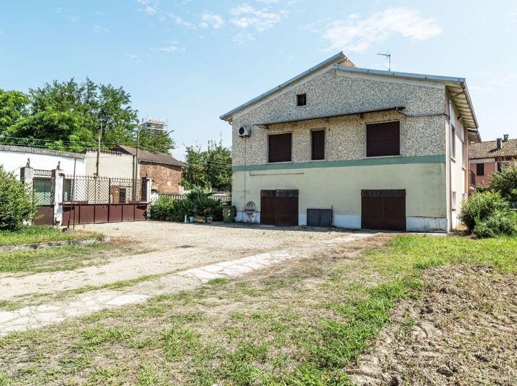 Villa in vendita, via Roma  17, Suardi