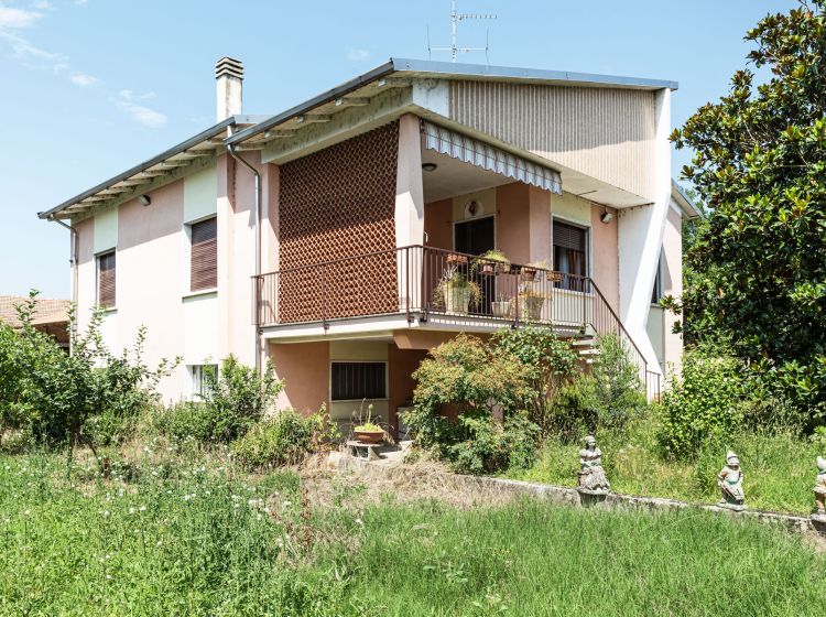 Villa in vendita, via Roma  17, Suardi