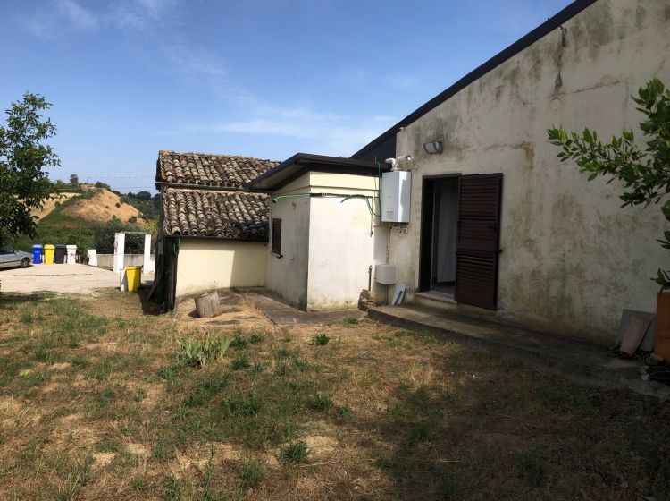 Casale in vendita, Strada Provinciale 45, Villa Raspa, Spoltore