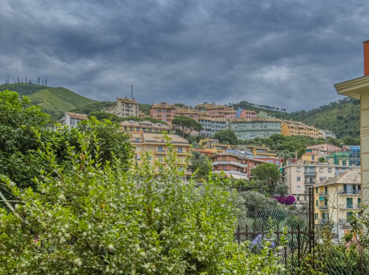 Bilocale in vendita, via Nicola Fabrizi  70, Quinto, Genova