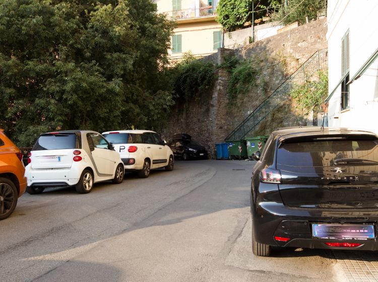 Bilocale in vendita, via Ponza  22, Lagaccio, Genova