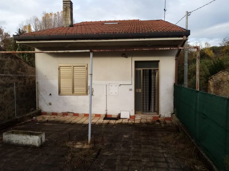 Villa in vendita, via Tufara  18, Piano d&#039;Orta, Bolognano