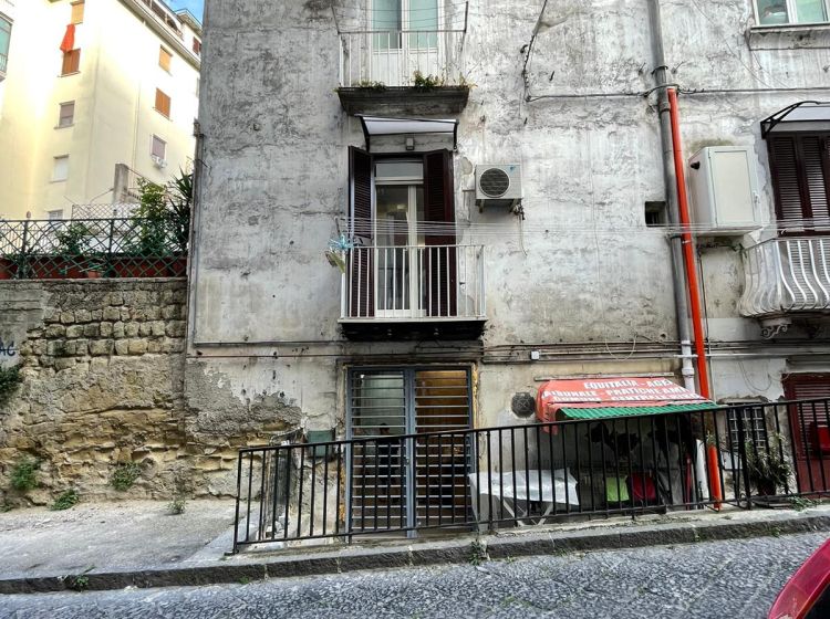 Negozio in vendita, via Confalone  2, Vomero, Napoli