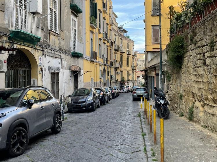 Negozio in vendita, via Confalone  2, Vomero, Napoli