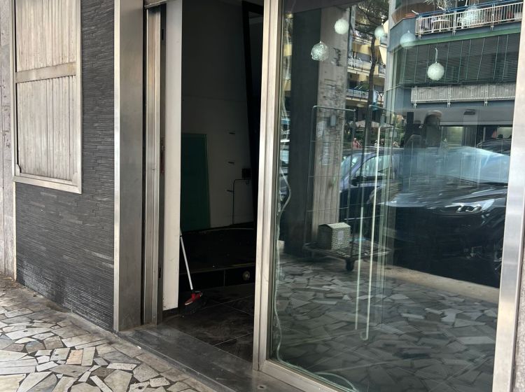 Negozio in vendita, via Onofrio Fragnito  66, Rione Alto, Napoli