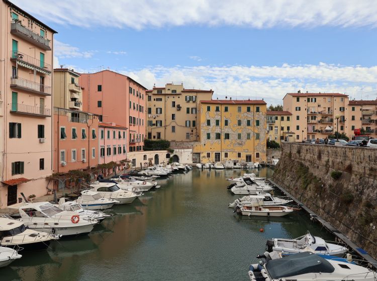 Quadrilocale in vendita, Piazza della Repubblica  67, Centro storico, Livorno