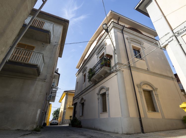 Quadrilocale in vendita, viale Guglielmo Sabatini  2, Borgia