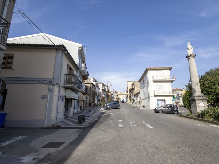 Quadrilocale in vendita, viale Guglielmo Sabatini  2, Borgia