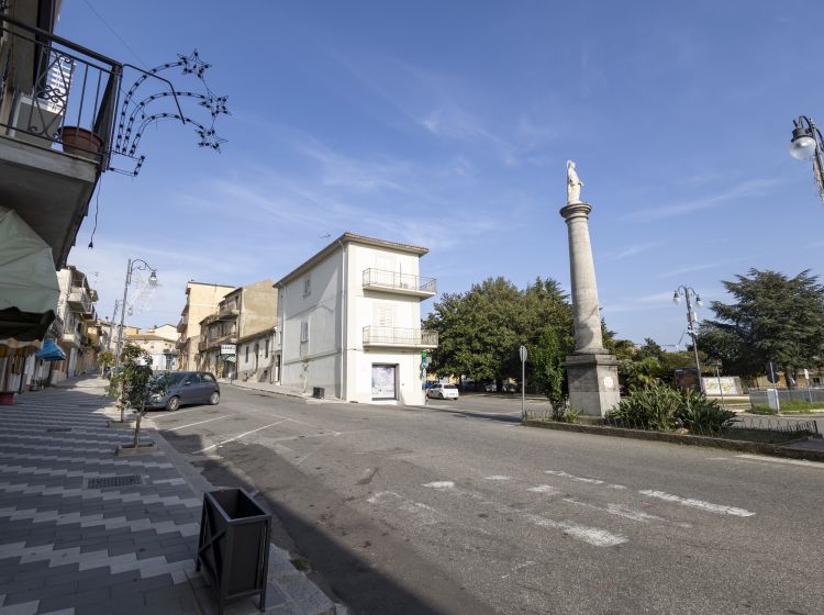 Quadrilocale in vendita, viale Guglielmo Sabatini  2, Borgia