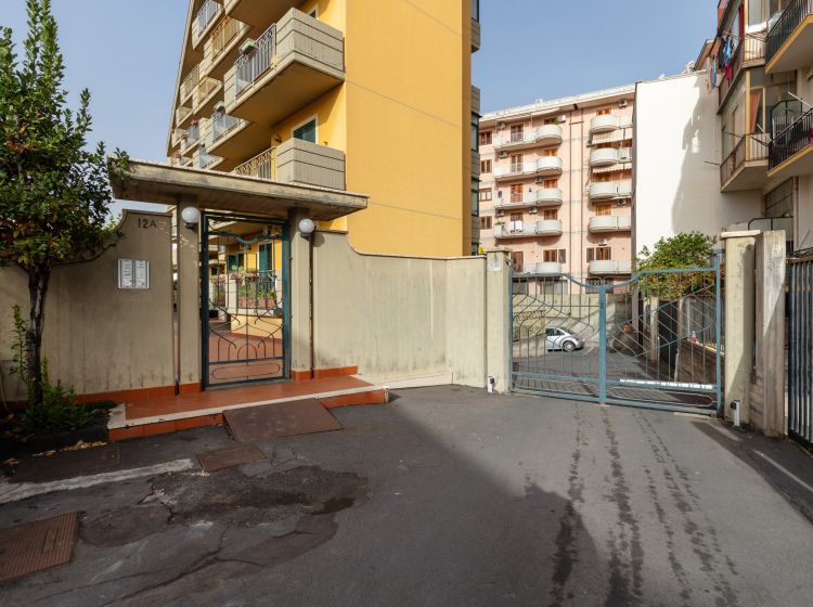 Trilocale in vendita, via Mandorle  14, Acireale