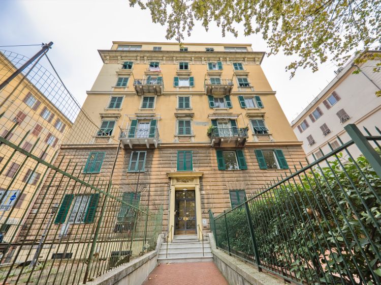 Quadrilocale in vendita, via Giuseppe Casaregis  47, Centro, Genova