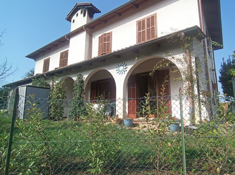 Villa in vendita, via Brigata Garibaldi  30, Tortona