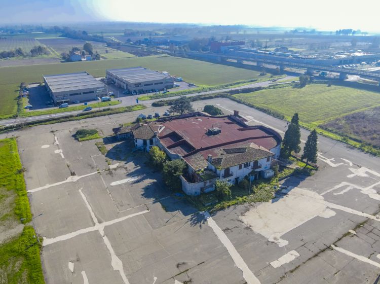 Centro commerciale in vendita, Strada Provinciale 63 R  68, Gualtieri