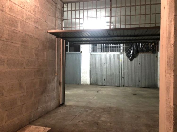 Box / Garage in vendita, via Francesco Gentile  57, Cinecittà, Roma