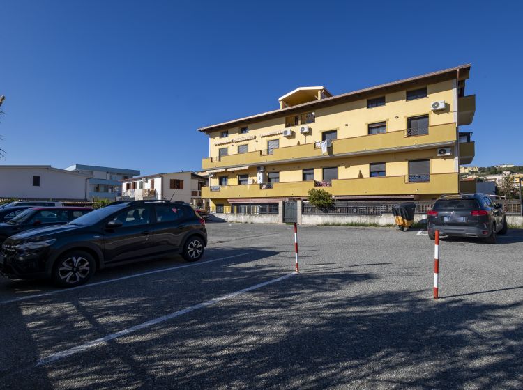 Trilocale in vendita, viale Crotone  202, Catanzaro Lido, Catanzaro