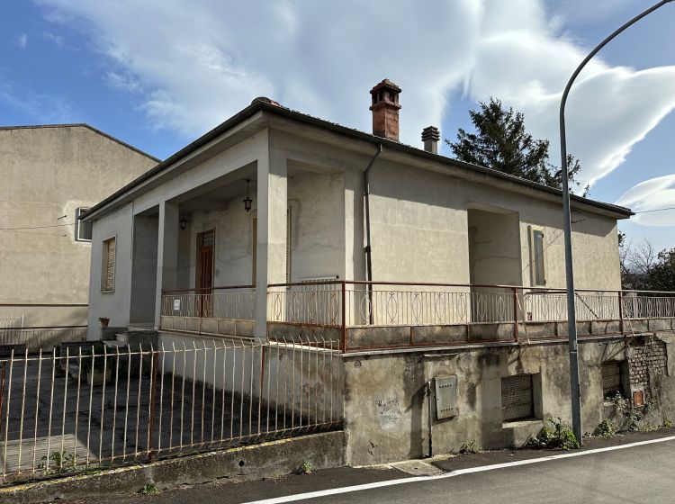 Villa in vendita, via G. Garibaldi  205, Torre De' Passeri