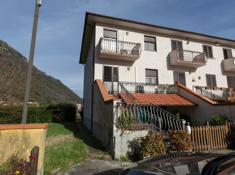 Villa in vendita, via Matilde Contessa  7, Diecimo, Borgo A Mozzano