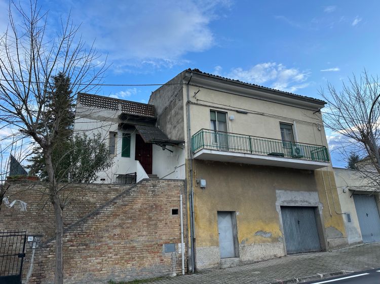 Quadrilocale in vendita, via Roma  182, Torre De' Passeri