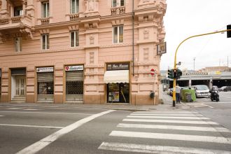 Attività / Licenza in vendita, via Giovanni Tommaso Invrea, Centro, Genova