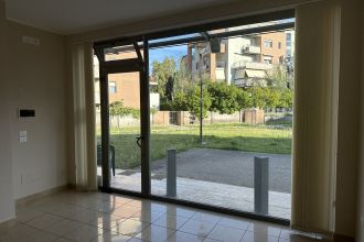 Negozio in affitto, viale Primo Vere, Zona San Silvestro, Pescara