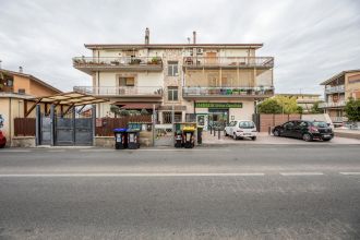 Bilocale in vendita, via Rezzato  109, Casalotti, Roma