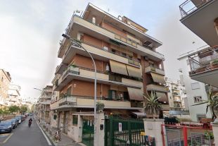 Appartamento in vendita, via Michele Amari  65, Appio Latino, Roma